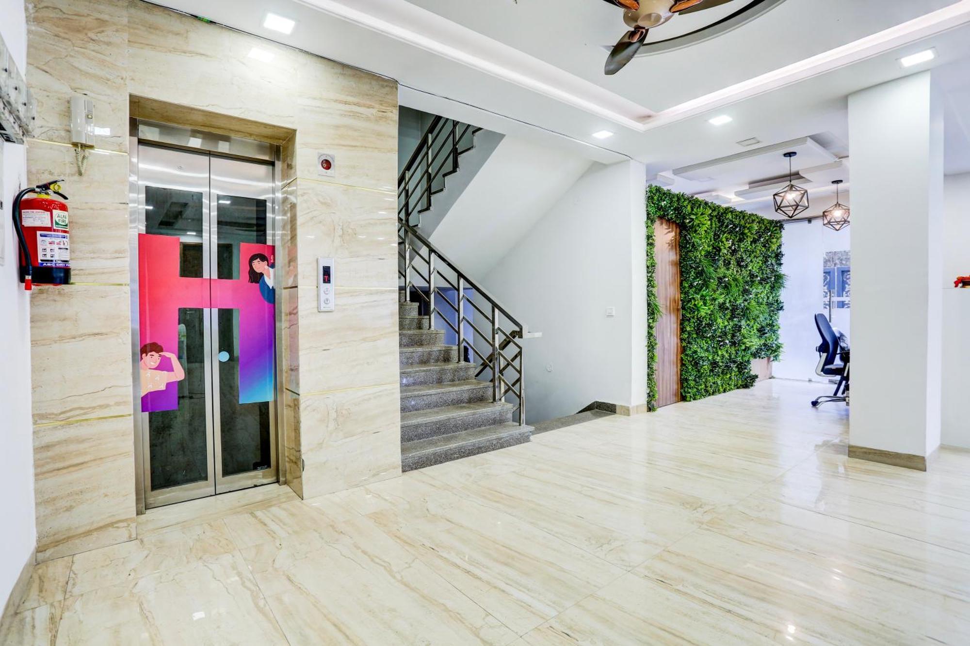 Hotel Greysky Medicity Gurgaon Exterior photo